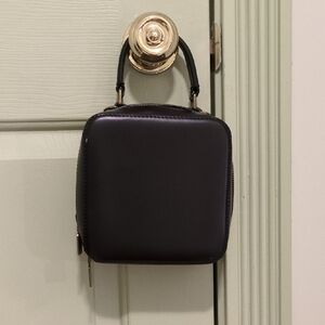 Beara Beara Meg Black Box Bag